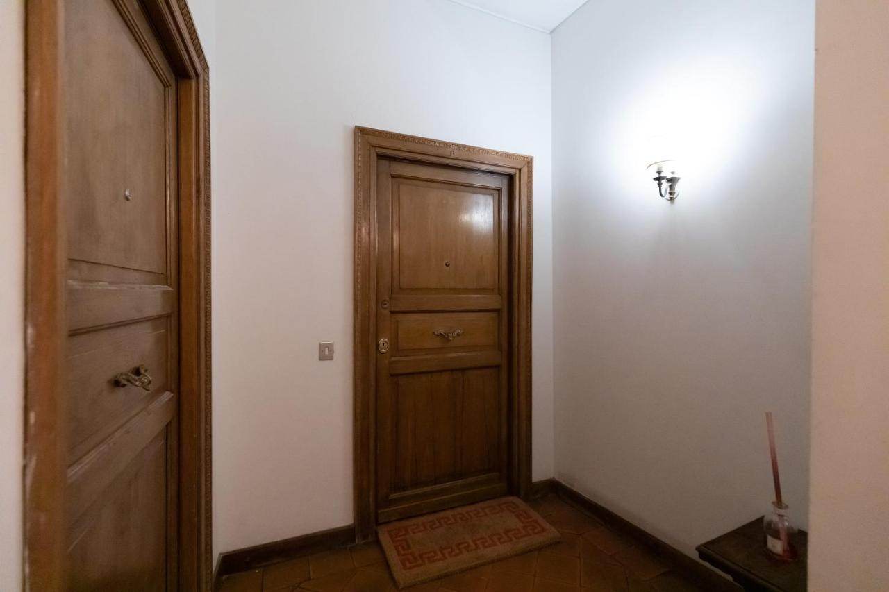 Apartamento Chic And Style In Historical Via Giulia Roma Exterior foto